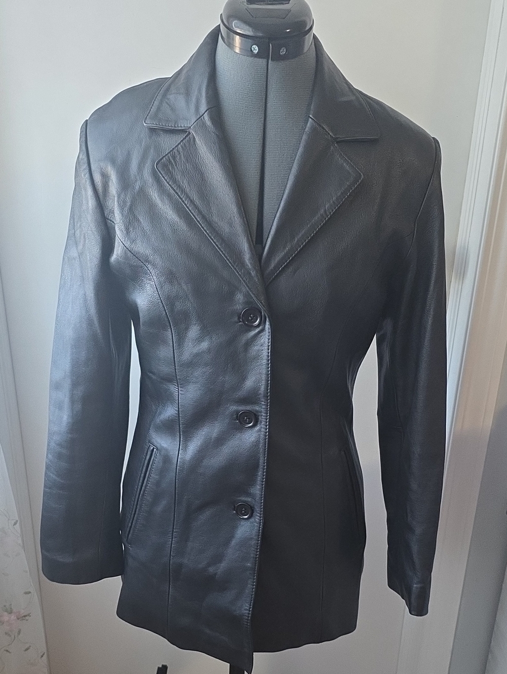 Classic Black Leather Blazer Jacket - Tailored Three-Button Style